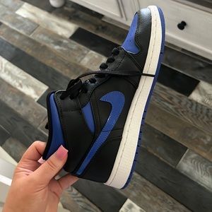 Jordan 1s royal blue